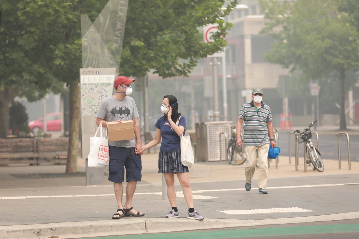 Canberra elanikud kasutavad maske halva õhukvaliteedi pärast.