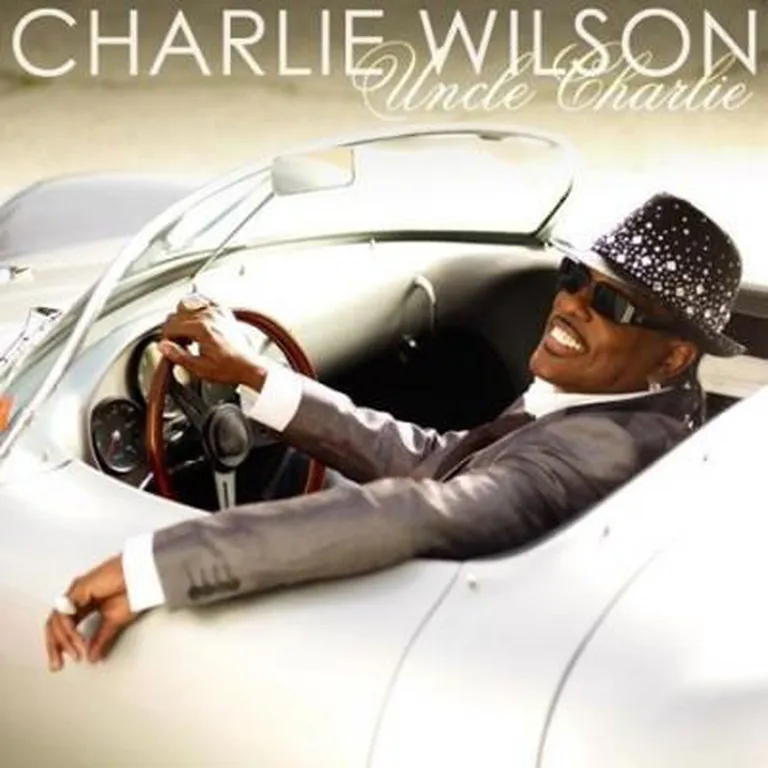 Albumu topa augstākais jaunpienācējs 2. vietā ir 56 gadus vecais soulmūziķis Čārlijs Vilsons (Charlie Wilson) ar "Uncle Charlie" 
