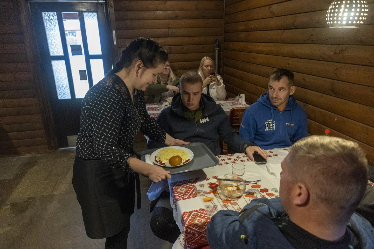Avamispäev andis kohvik Borš perenaisele Inna Kovalchukile palju tööd.