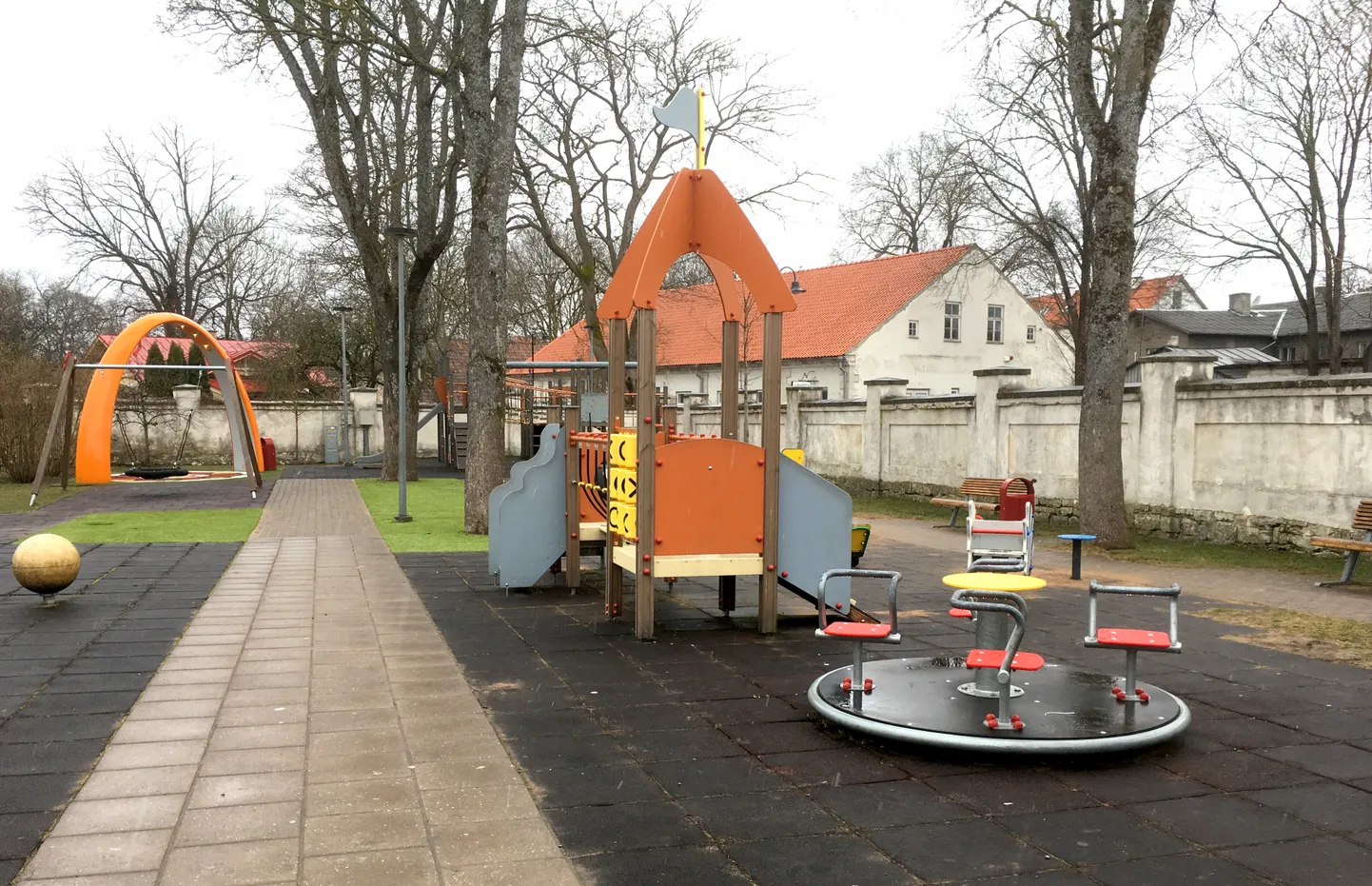 Kuressaare kesklinna mänguväljak