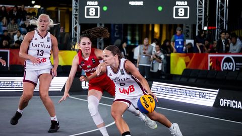 Latvijas 3x3 basketbolistes Pasaules sērijas turnīrā sasniedz pusfinālu