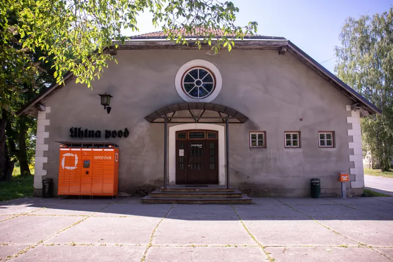 Uhtna külapood.