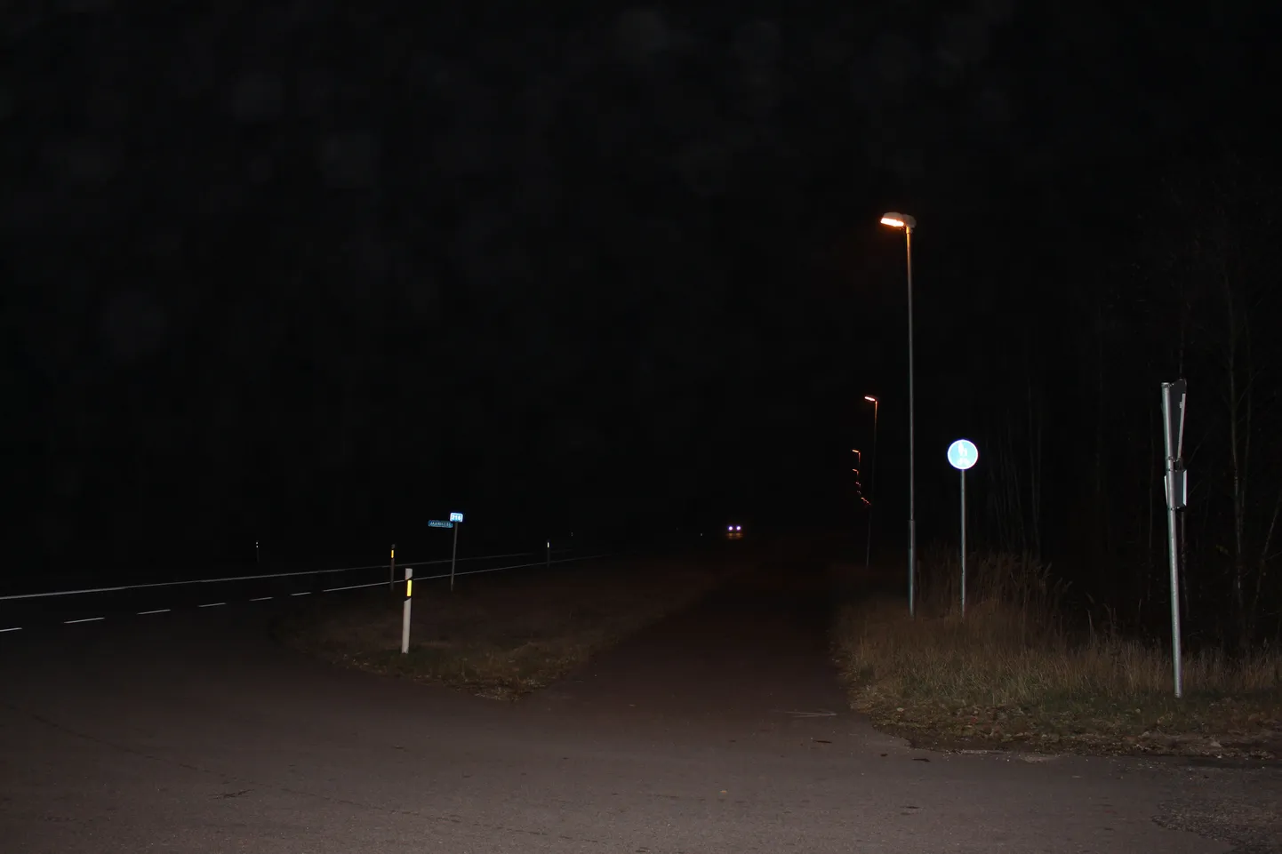 Pimedail tänavail ei pruugi olla turvaline. Foto on illustreeriv.