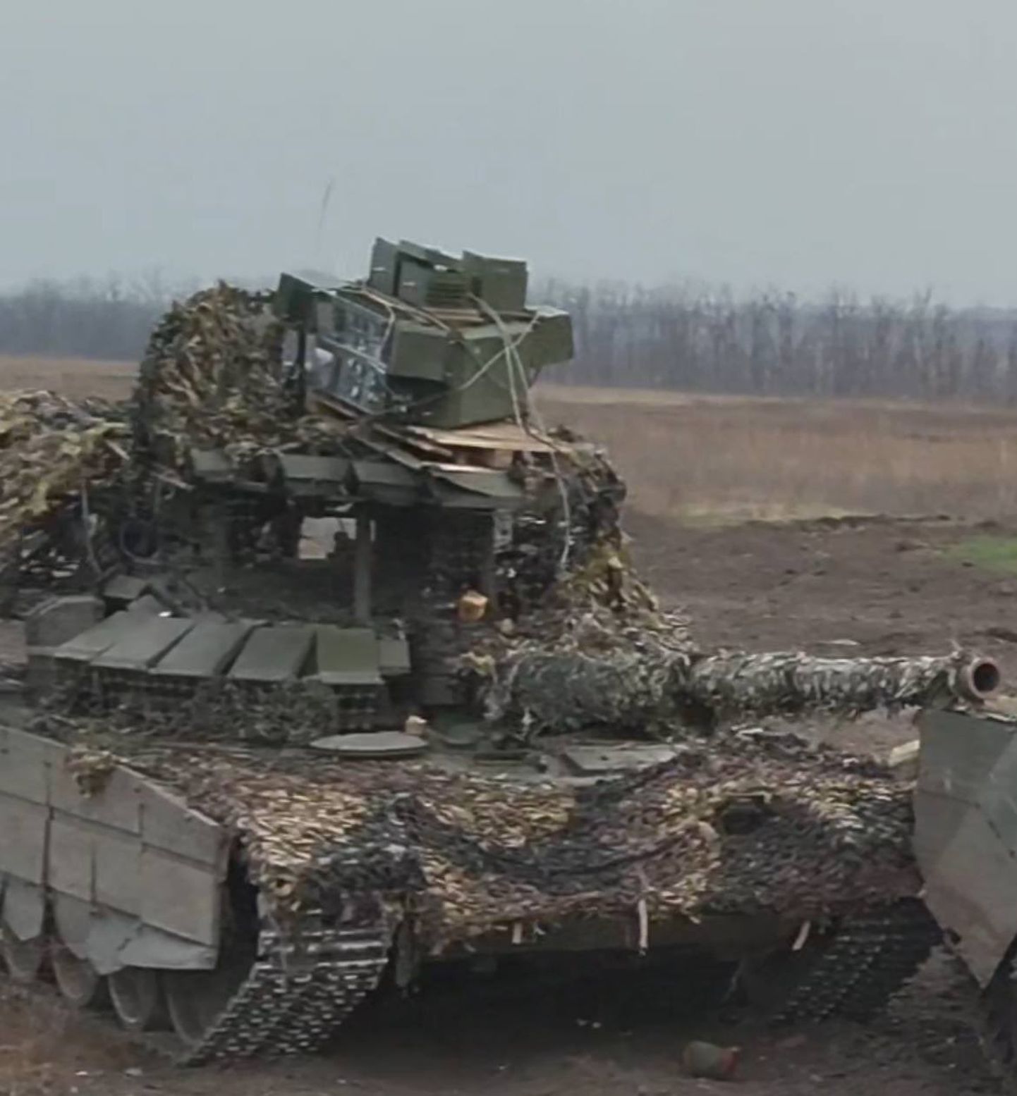 Ukraina väed teatasid, et nad on enda kätte saanud modifitseeritud T-72 tanki.