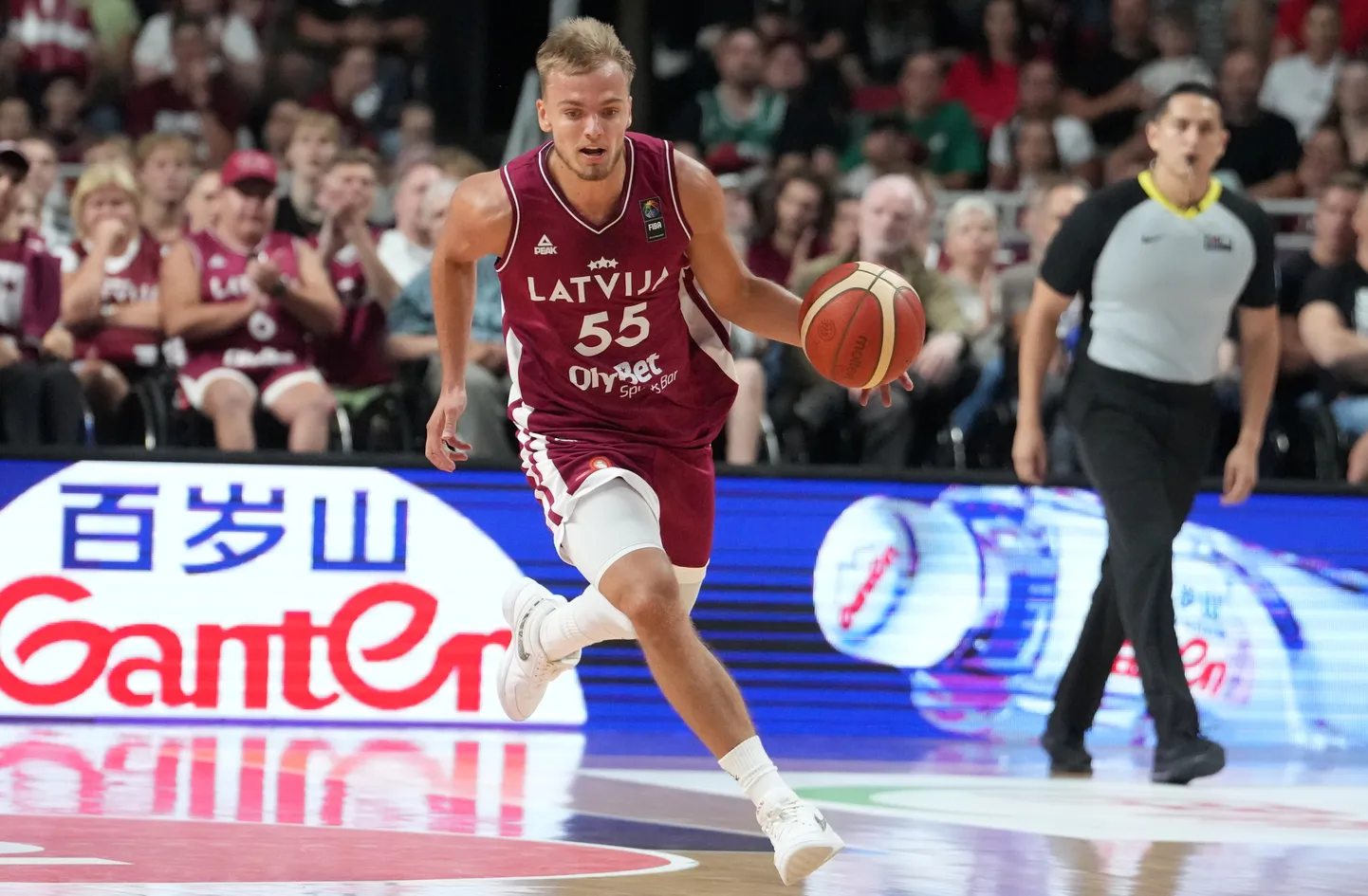Latvijas basketbola izlases spēlētājs Artūrs Žagars