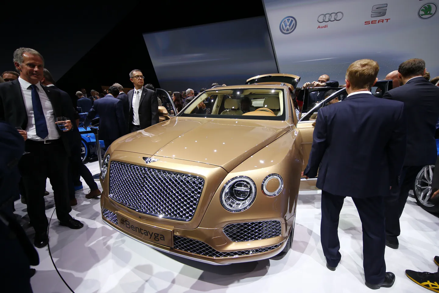 Bentley Bentayga Frankfurdi autonäitusel.