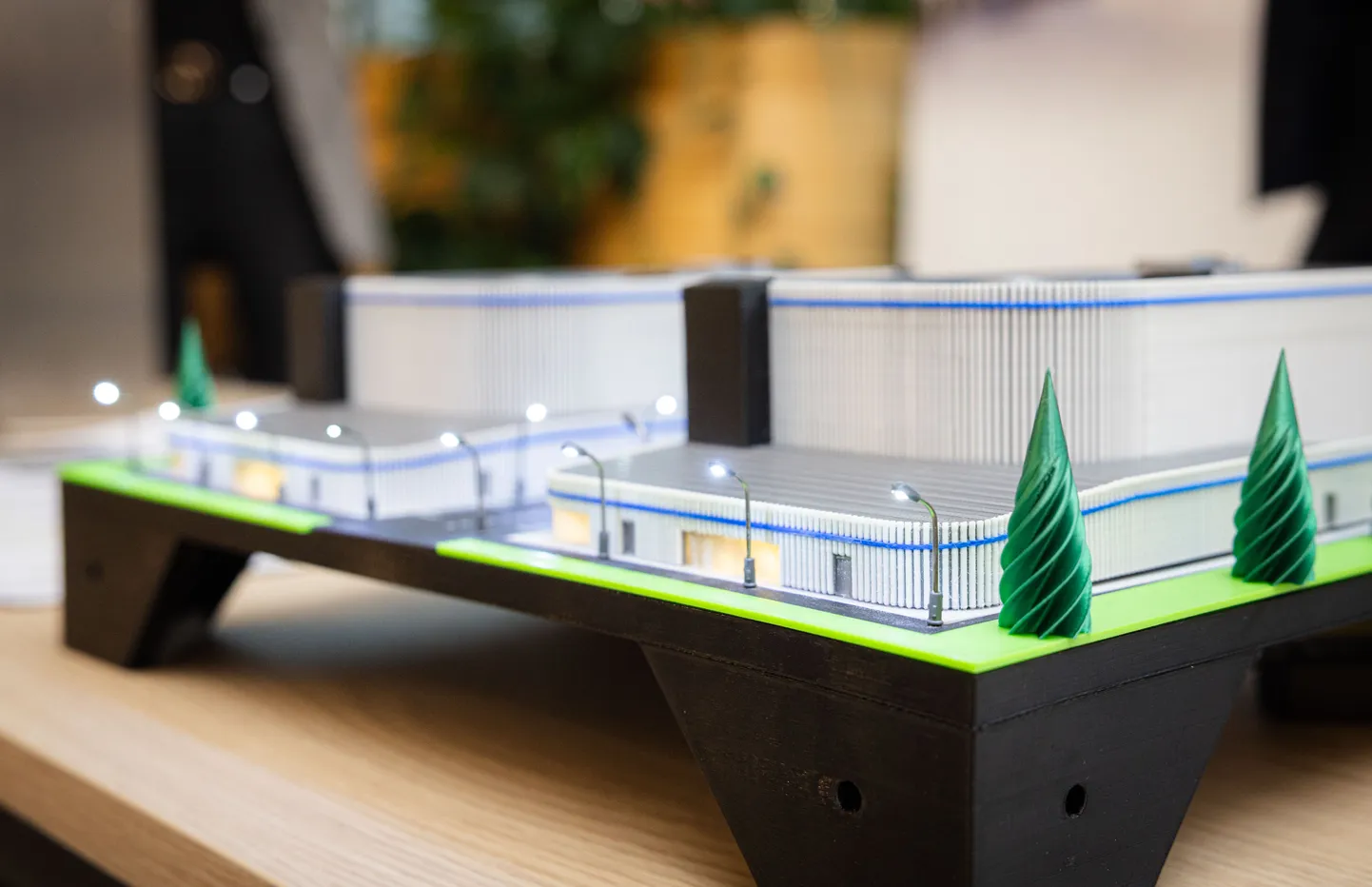 Tuumaenergia infopäeval kliimaministeeriumis eksponeeriti ka tulevase võimaliku tuumajaama maketti.
