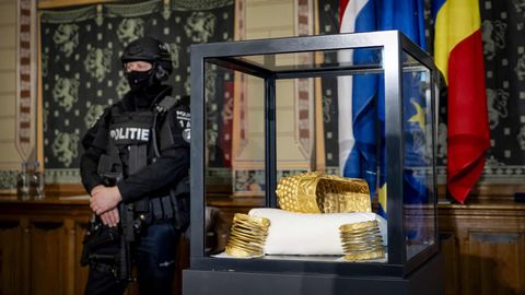 Röövitud Rumeenia kuldaarded jõudis eradetektiivi ja läbirääkimiste abil tagasi muuseumisse