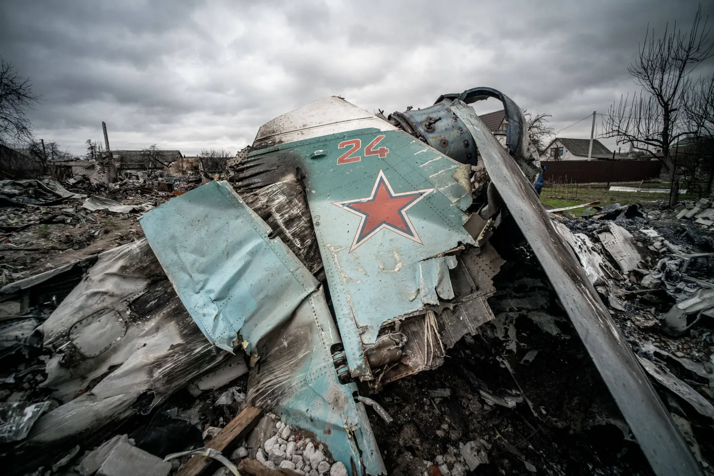 Украина утверждает, что уничтожила три российских военных самолета