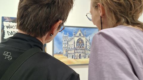PILDID ⟩ Kunstnike liidu esimene kevadnäitus tõi kokku eri põlvkonnad ja nende teosed