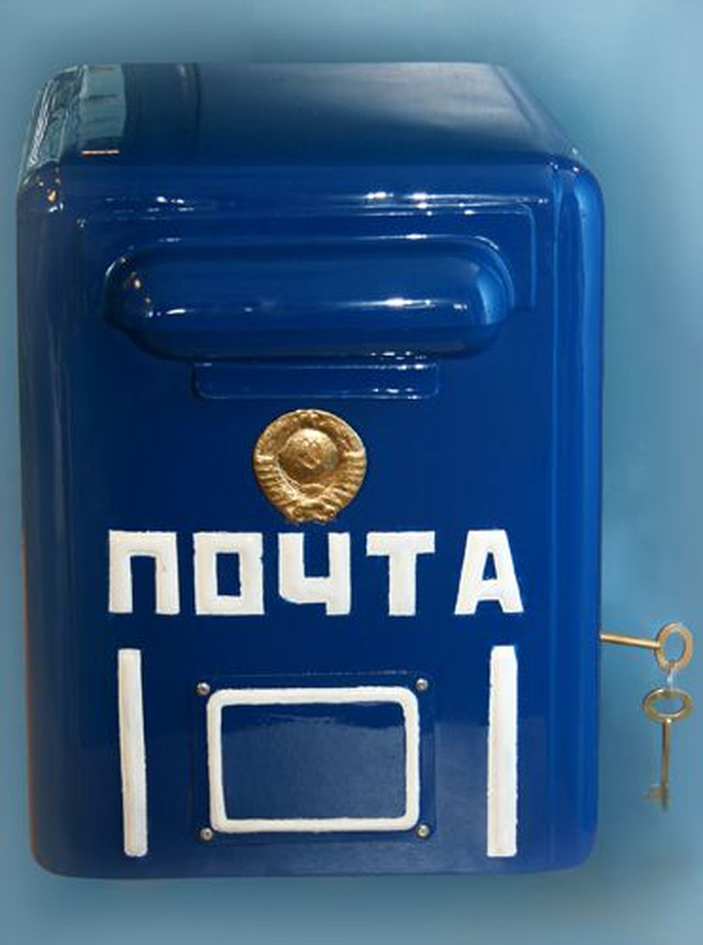 Oтреставрированный почтовый ящик в советском стиле передали ресторану Troika.