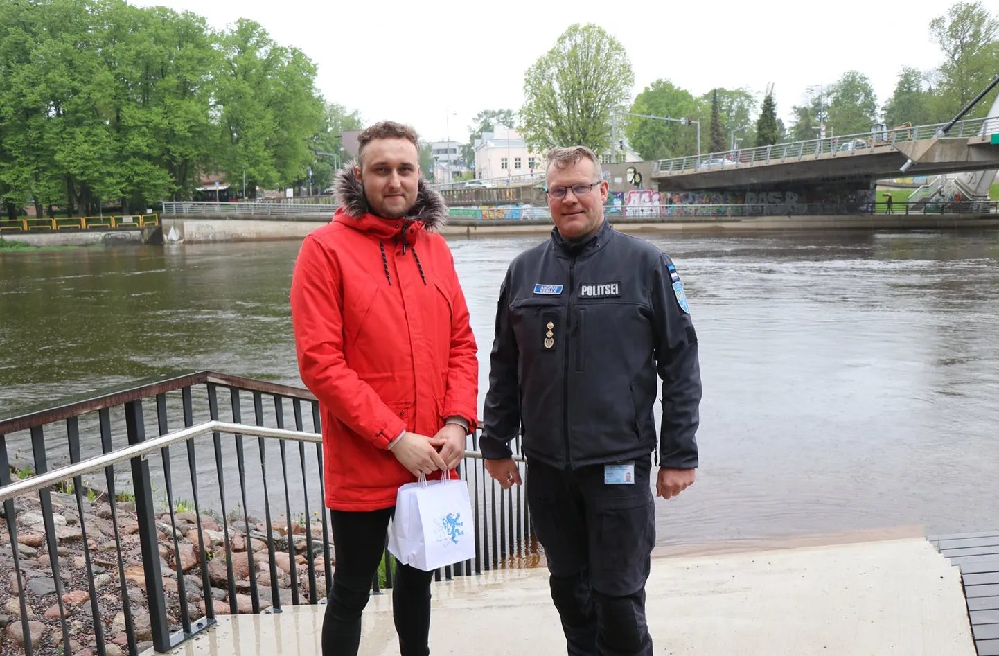 Politsei tunnustas abivajajat aidanud Steni.