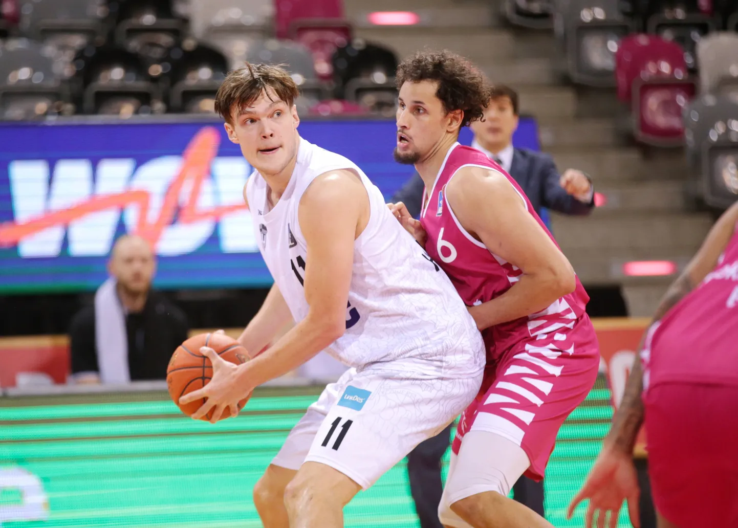 Palliga on Maik-Kalev Kotsar.