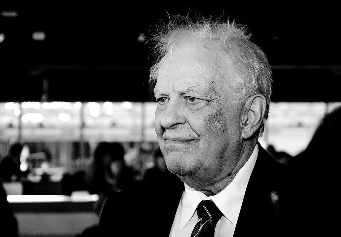 Raul Talvik 15. oktoobril 2015 oma raamatu «Teekond maailma ääreni» esitlusel.