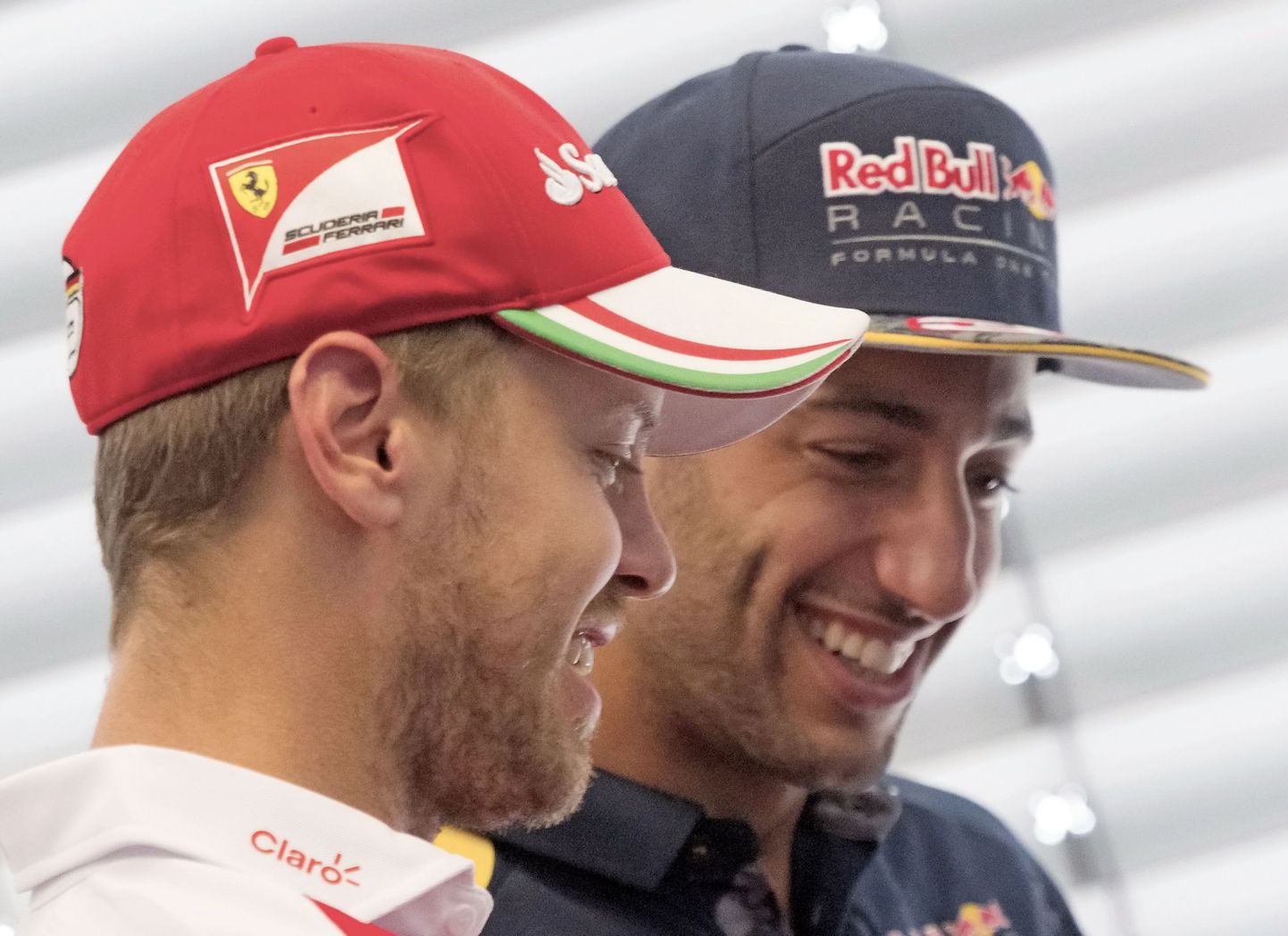 Sebastian Vettel (ees) ja Daniel Ricciardo