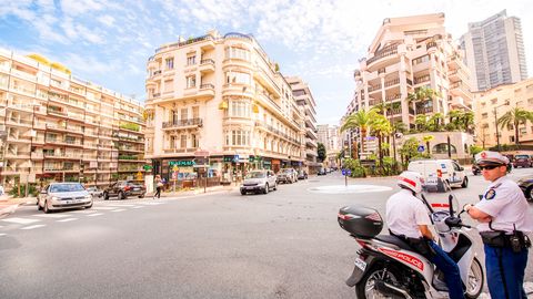 Miljonäri ukrainlannast armuke kaotas Monaco plahvatuses mõlemad jalad