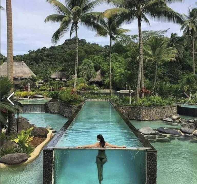 Laucala saare kuulus klaasbassein