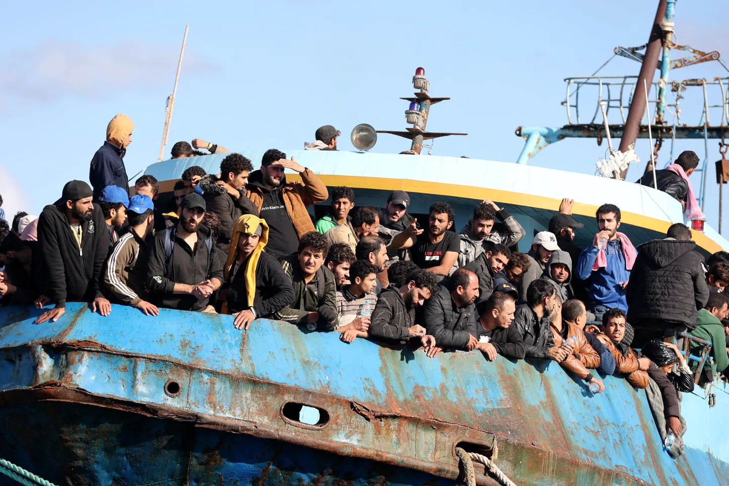 Migrandid kalalaeval Kreeka rannikul. Foto on illustreeriv.