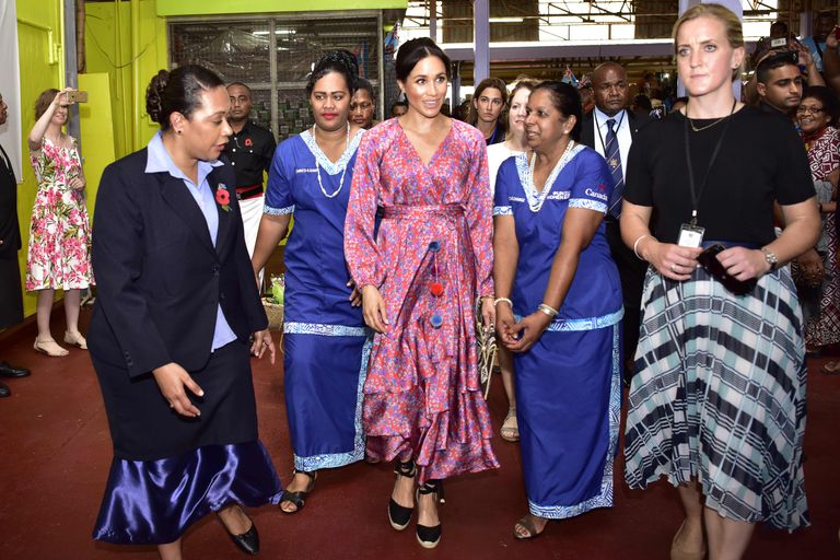 Sussexi hertsoginna Meghan külastas Fidži pealinna Suva turgu, kuid ta viidi sealt julgeolekuohu tõttu ära