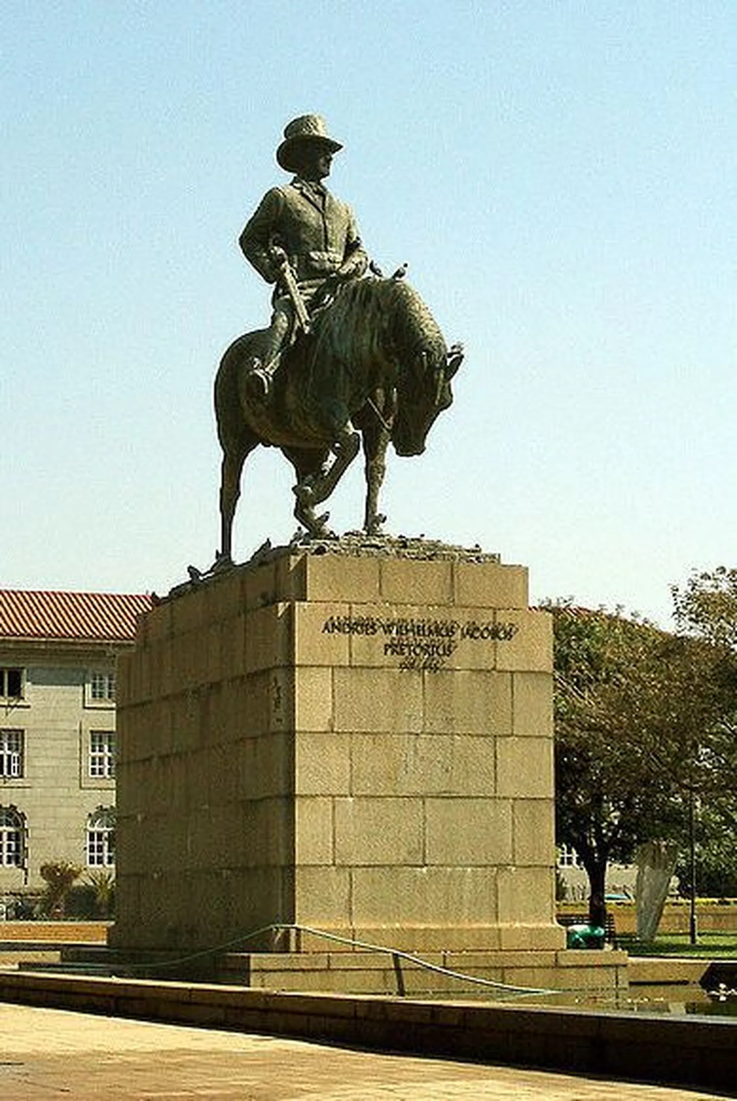 Lõuna-Aafrika Vabariigi pealinn sai kunagi nime valgenahalise buuri Andries Wilhelmus Jacobus Pretoriuse järgi, kelle juhitud armee lõi 10 000 mehest koosnenud zuulude armeed 1838. aastal