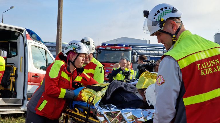 Оказание первой медицинской помощи каждому жителю Эстонии не зависит от необходимости бригад скорой помощи участвовать в ликвидации аварий. Помогут всем.
