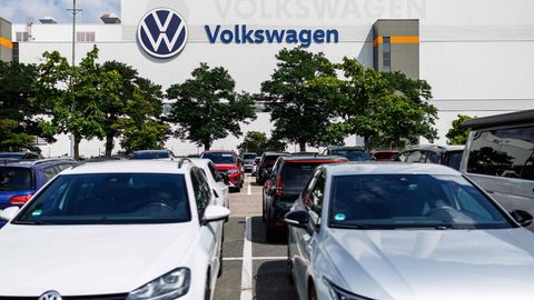 WSJ ⟩ Volkswagen tahab mudelivalikut poole võrra kärpida ja tootmisvõimsust vähendada