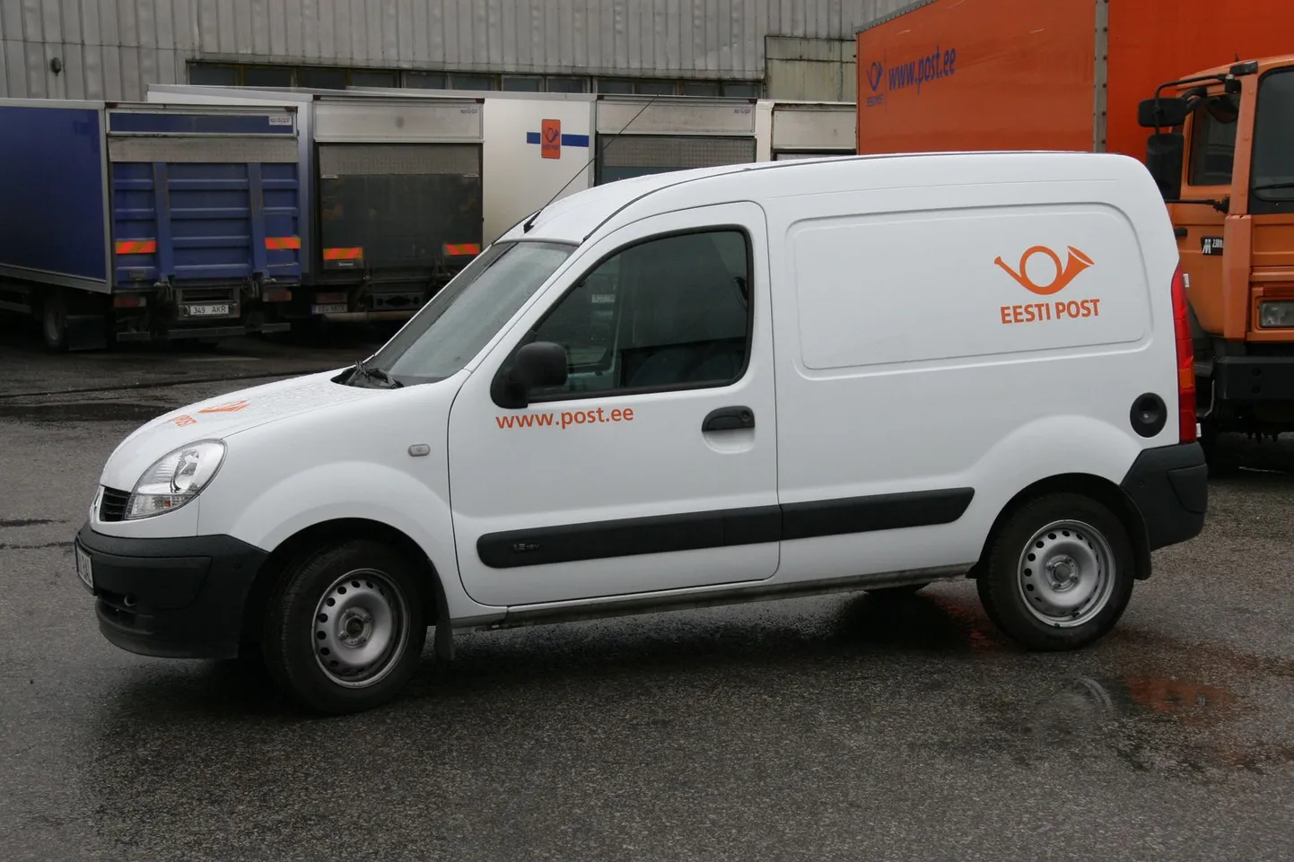 Eesti Posti kujundusega Renault Kangoo.