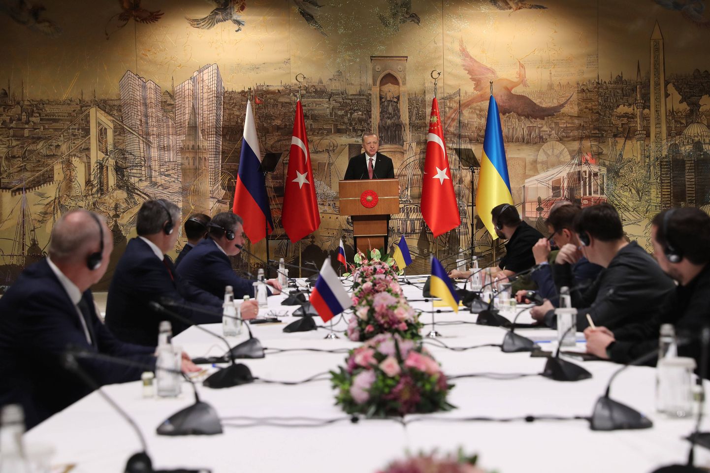 Krievijas un Ukrainas miera sarunas Turcijā.