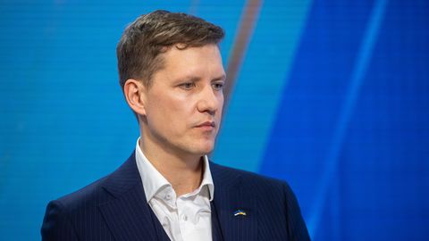 HARRYS PUUSEPP ⟩ Olin lähedal, kui laulupeol tabas dirigenti terviserike. ETV saates jäeti mure õhku