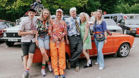 GALERII ⟩ Retrobesti avapäev kogus rahva kokku vaatamata ootamatule programmimuudatusele