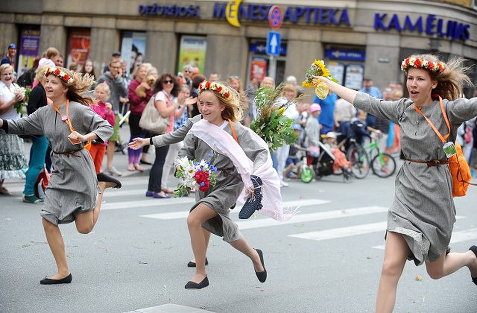 XI Latvijas skolu jaunatnes dziesmu un deju svētku dalībnieku gājiens, kurš oficiāli tika atcelts