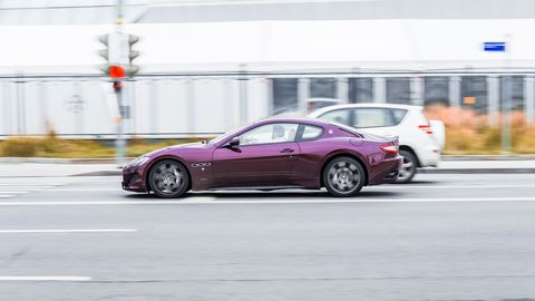 Автомобиль Maserati мчался по встречной полосе в Тарту: хорошо, что ничего страшного не произошло!