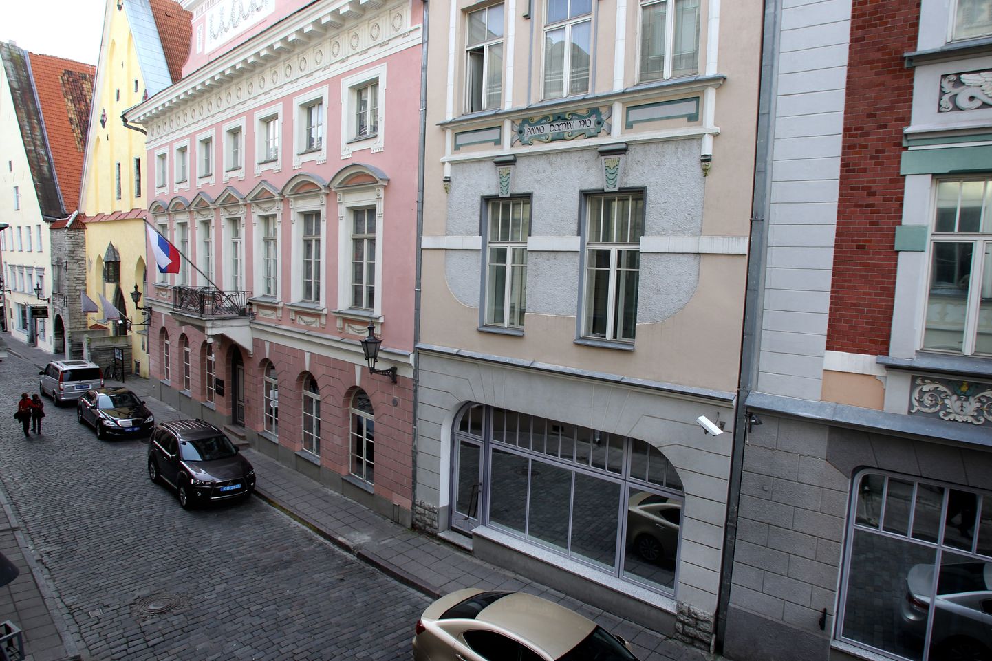 Здание Посольства России на улице Пикк в Таллинне.
