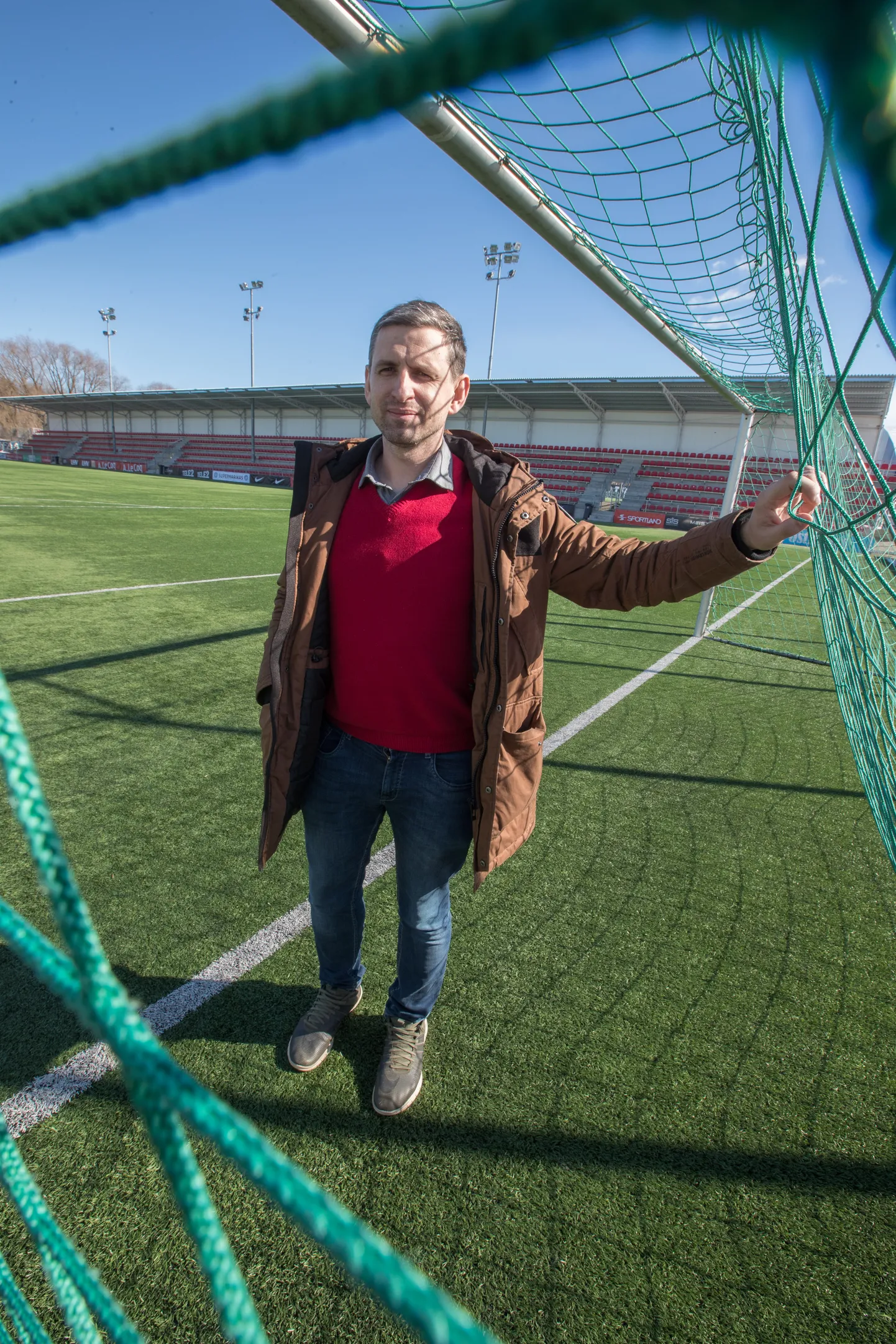 Veiko Soo äsja uue ja uhke tribüüni saanud Sportland Arenal.