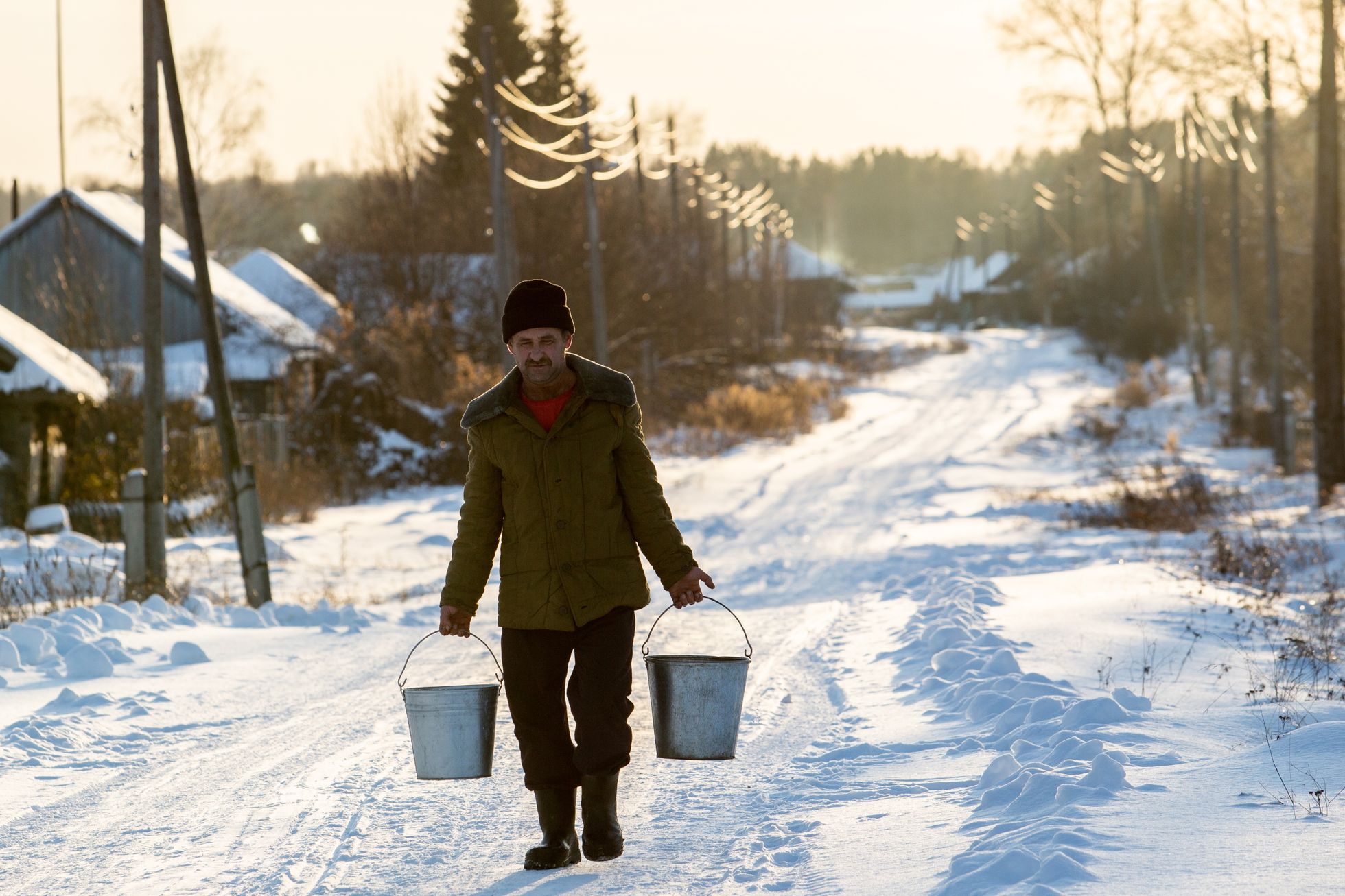Иллюстративное фото. Зима в деревне в Омской области в наши дни.