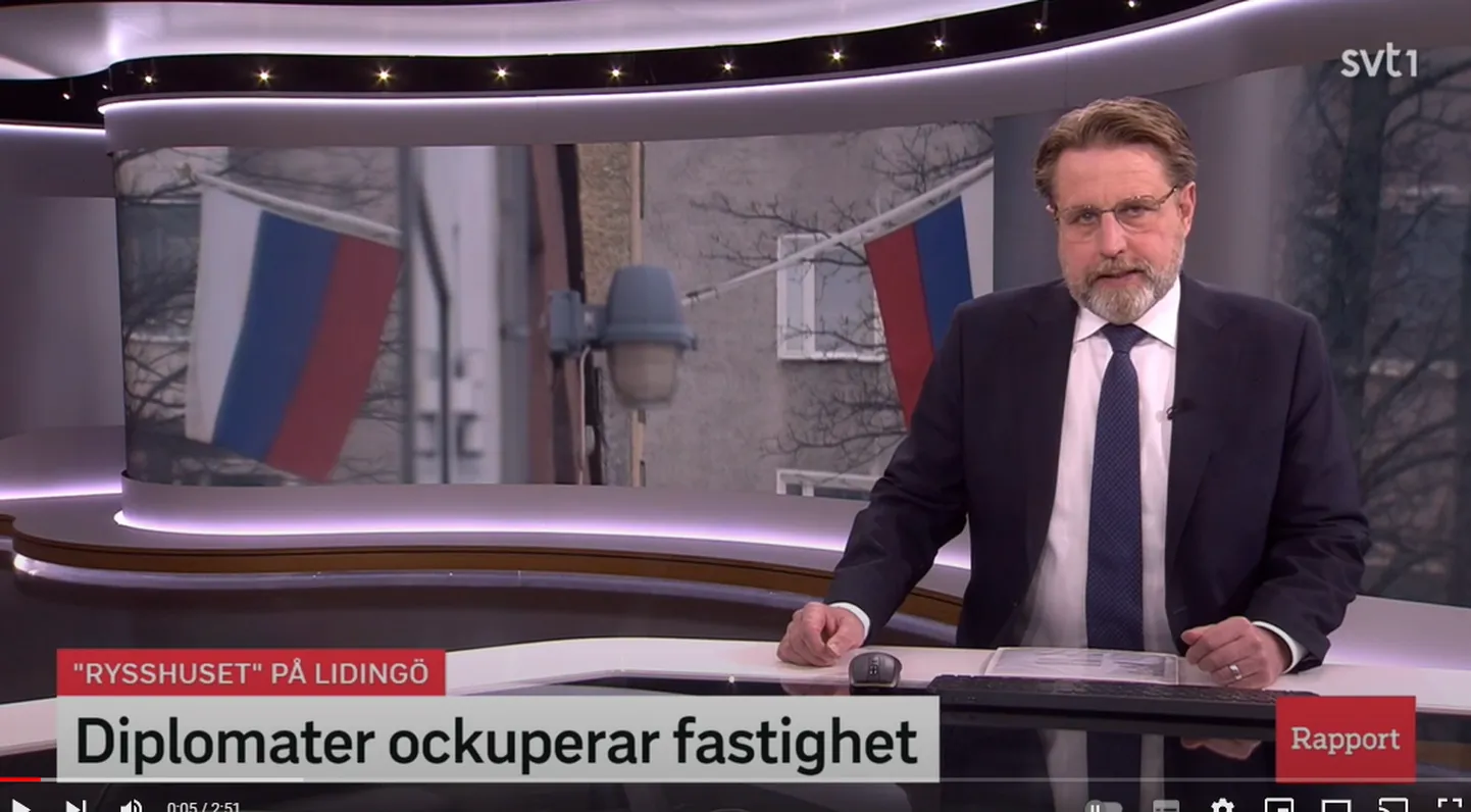 Rootsis Stockholmis Lidingös asuva maja omaniku Stefan Häge sõnul on Venemaa talle kuuluva hoone okupeerinud. Pildil kaader Rootsi STV1 kanali uudistesaatest, kus seda probleemi kajastati