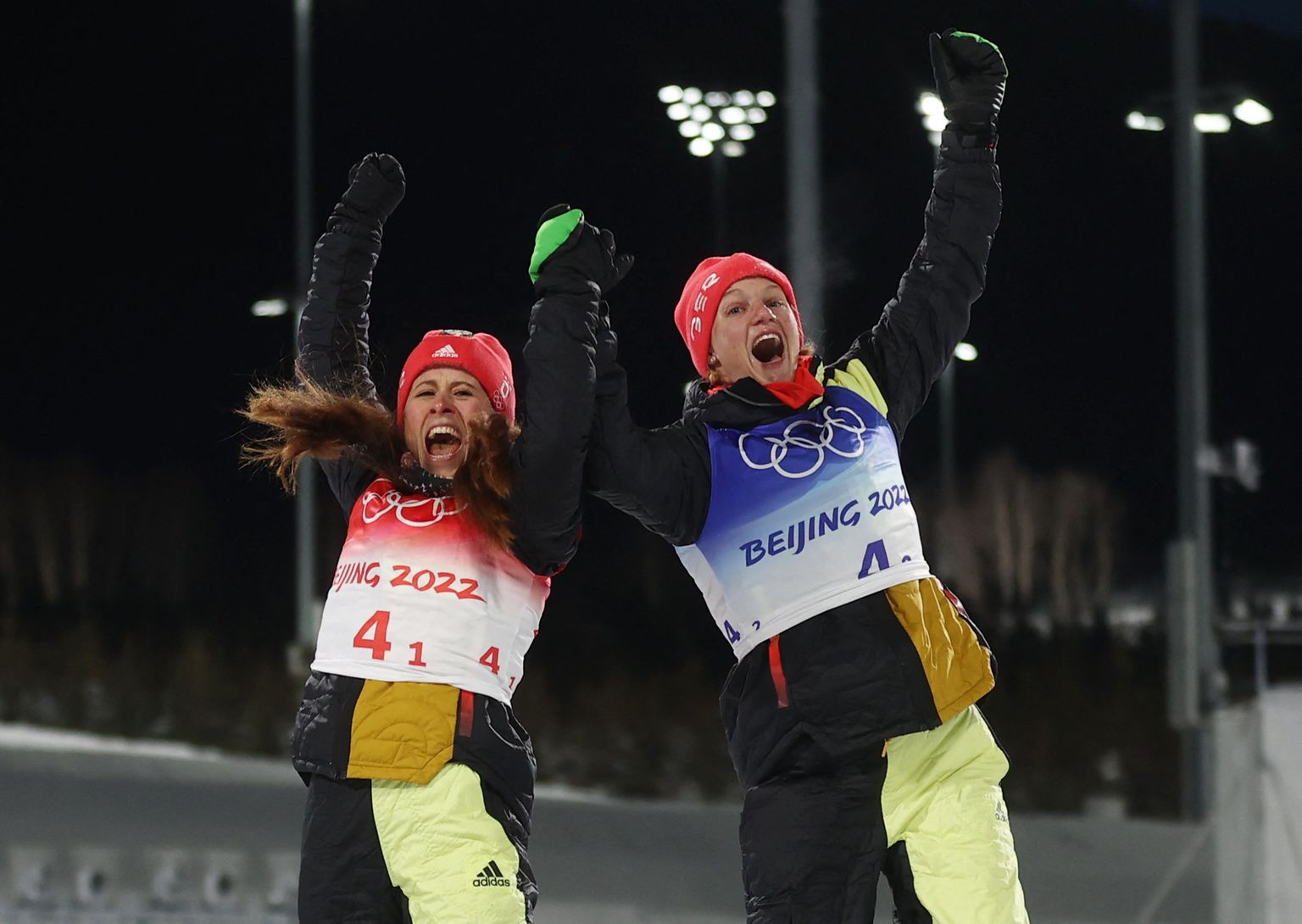 Olümpial naiste sprinditeate kulla võitnud sakslannad Katharina Hennig ja Victoria Carl.