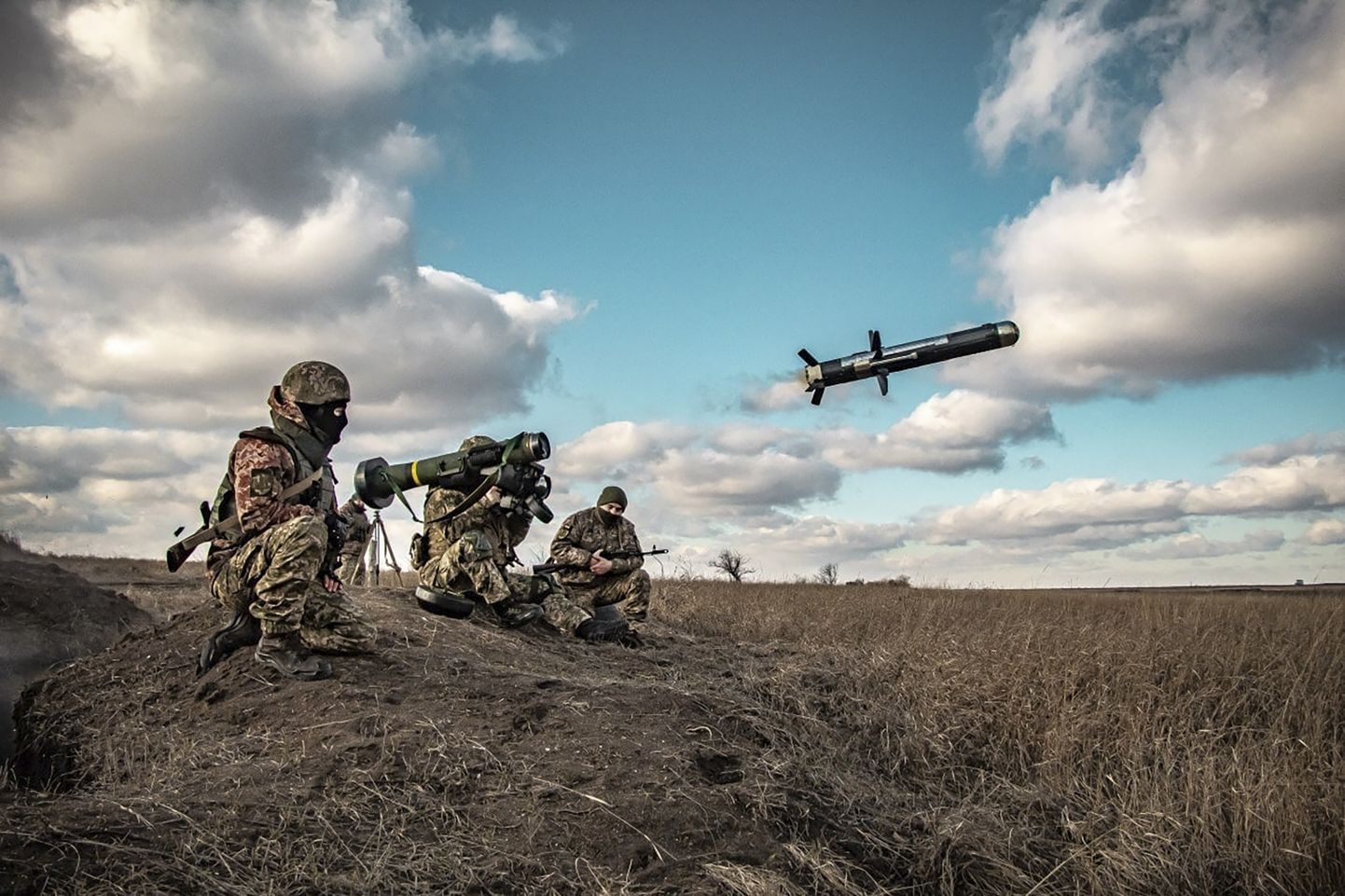 Javelini kasutamine Ukrainas Donetskis. (Ukrainian Defense Ministry Press Service via AP)