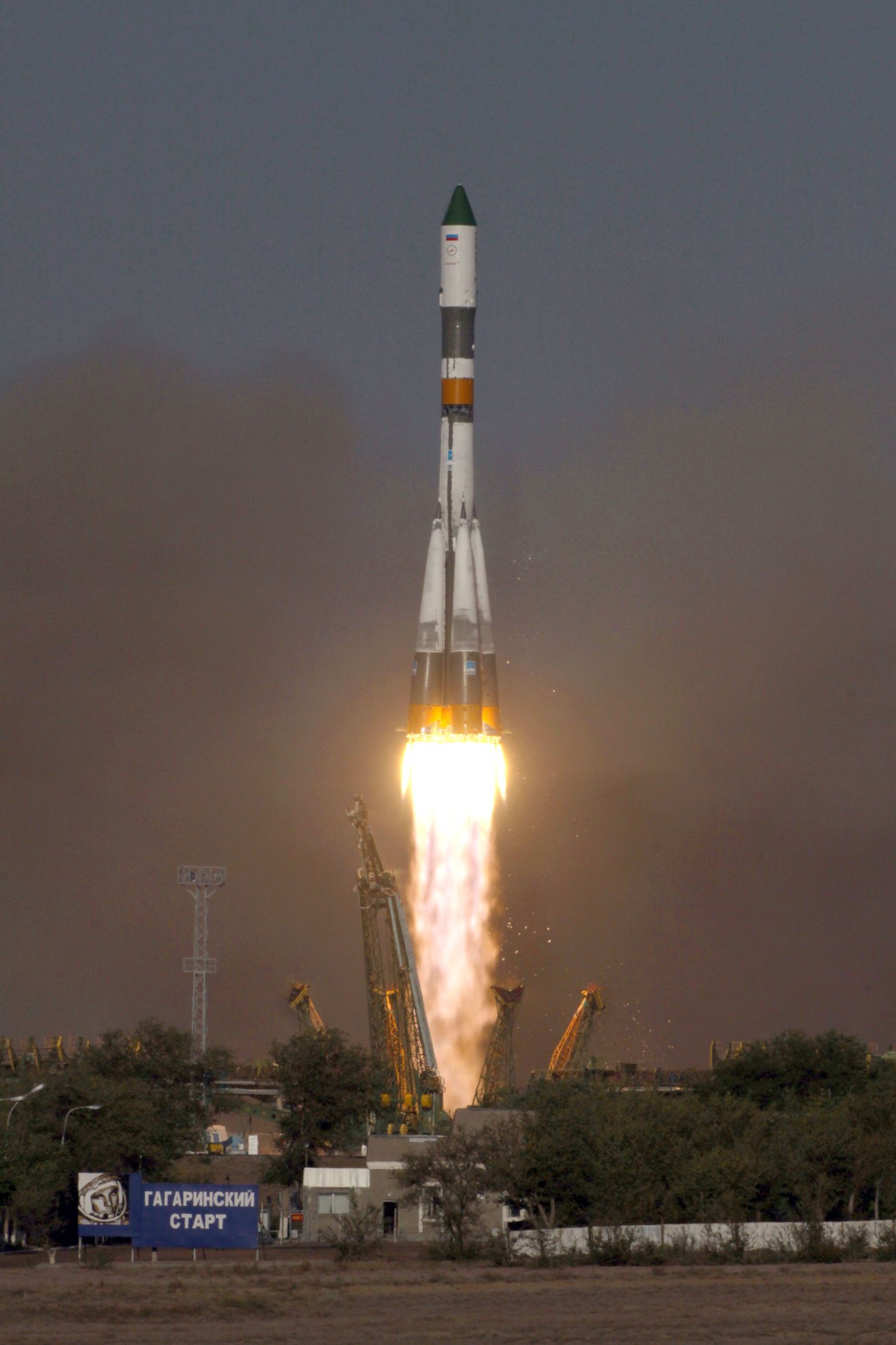 Progress M-12M koos Sojuziga teel maailmaavarustesse.