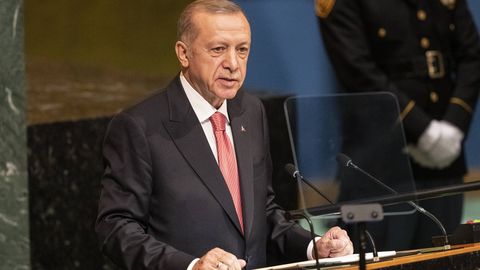 Erdoğan: Türgi kaalub Venemaa Mir maksekaartide ära lõikamist