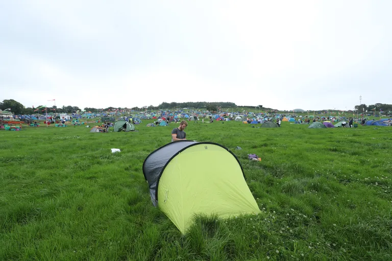 Glastonbury muusikafestivalile saabujad
