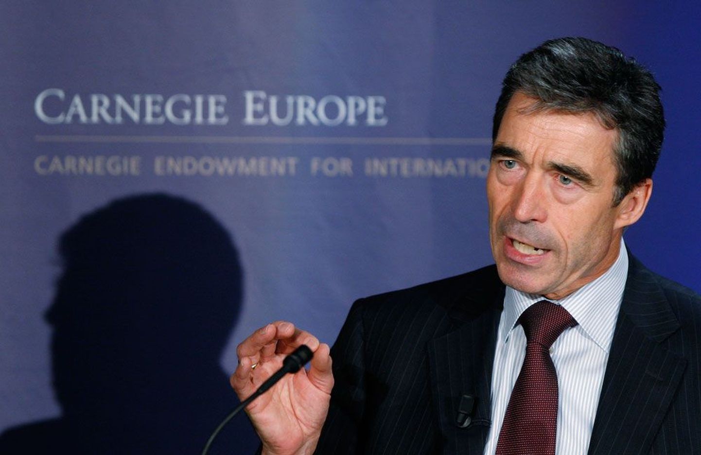 Augustis NATO peasekretäriks tõusnud Anders Fogh Rasmussen eile Brüsselis Carnegie keskuses.