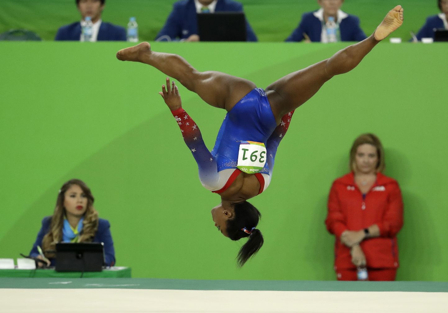 Simone Biles võitis Rio olümpiamängudel ühe oma neljast kuldmedalist vabaharjutuses.