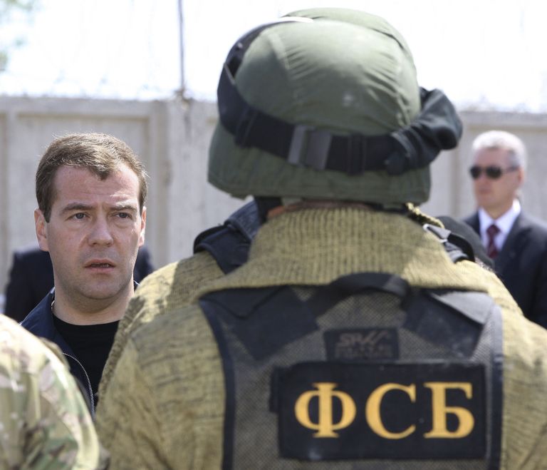 Toonane Venemaa president Dmitri Medvedev kohtumas FSB töötajatega 2009. aastal. / Scanpix