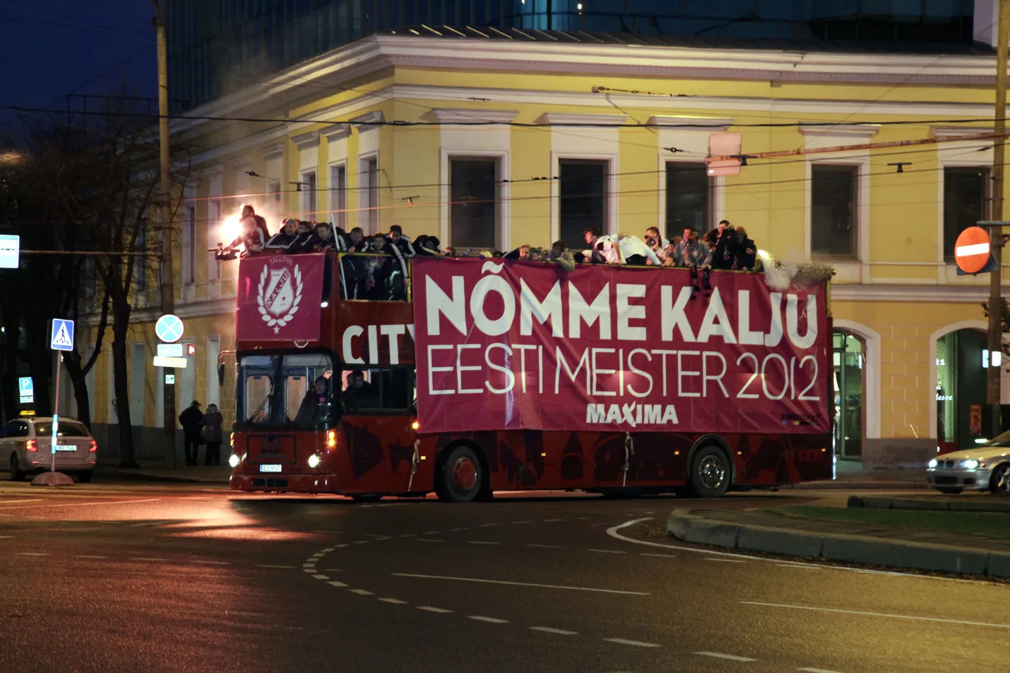 Eesti meistri Nõmme Kalju pidustused pärast hooaja viimast mängu