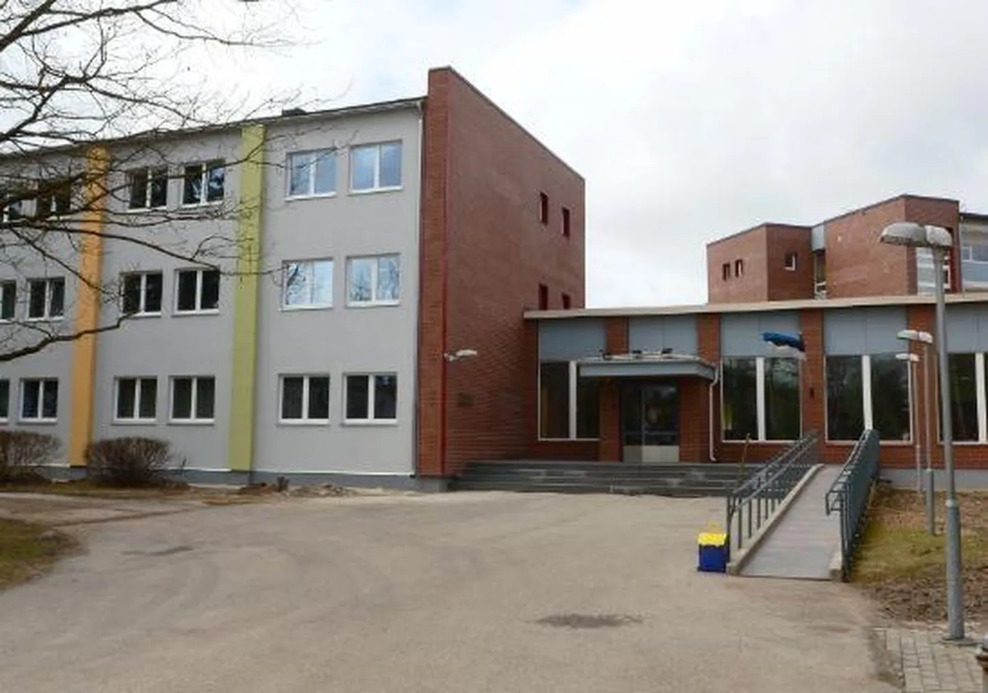 Tartu Hiie kooli hoone Hiie tänavas.