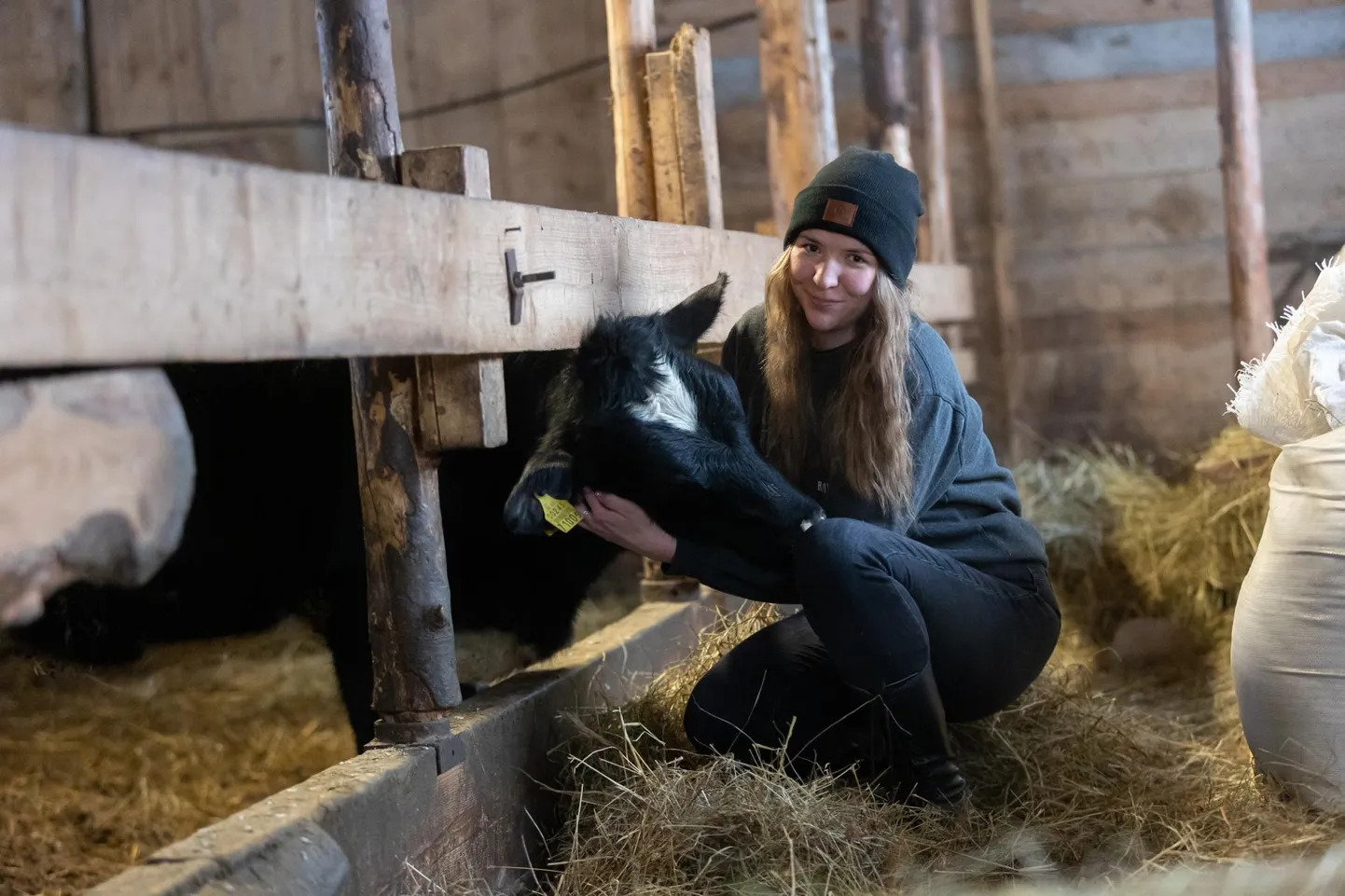 Peretütar Teelel on põlengust pääsenud Mureliga siiani eriline side.