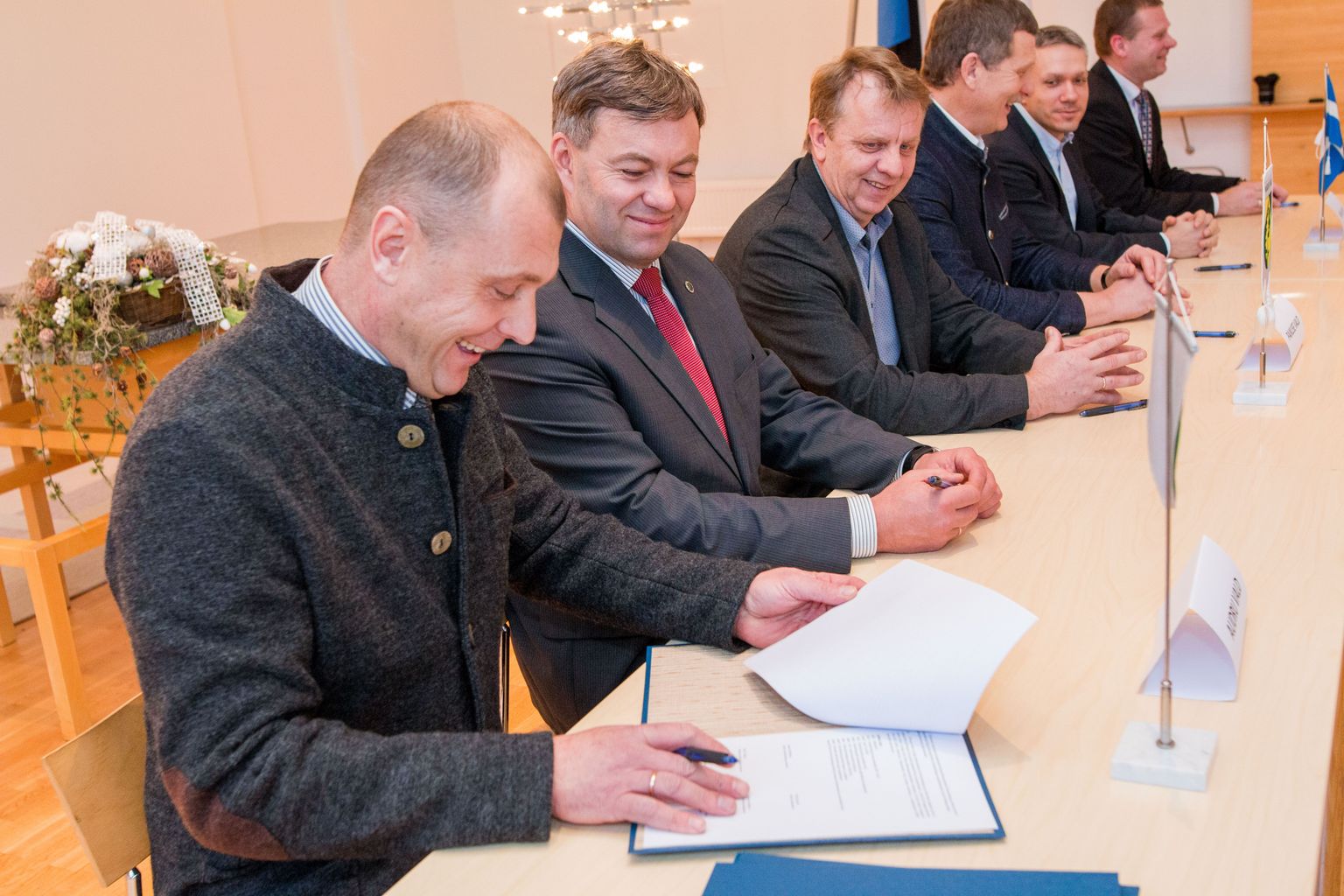 Täna kirjutati Pärnu maavalitsuse saalis alla Pärnu linna, Audru valla ja Paikuse valla ühinemislepingule.