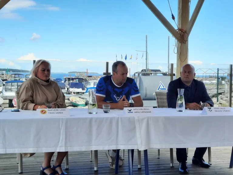 Vasakult: Rakvere linnapea Triin Varek, Viru Bulli juht Arnu Lippasaar ja Vinni vallavanem Rauno Võrno.