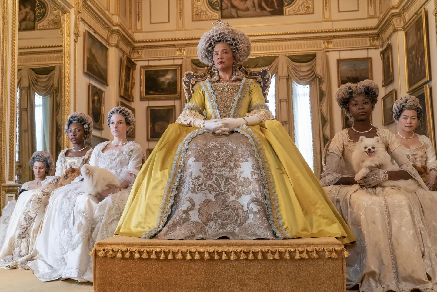 Golda Rosheuvel kuninganna Charlotte’i rollis seriaalis «Bridgerton». FOTO: Liam Daniel